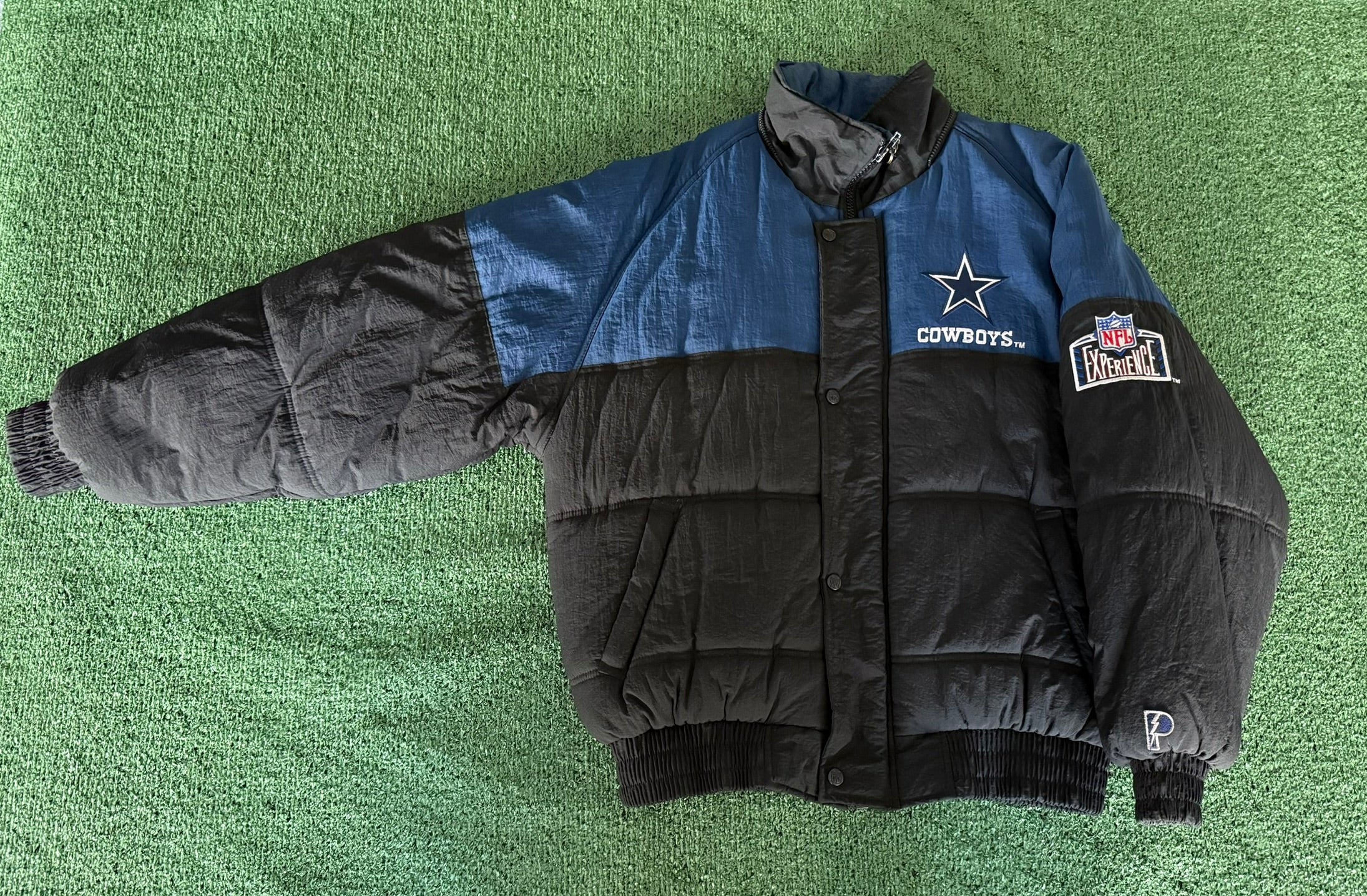 Vintage Dallas Cowboys Pro Player Puffer Jacket